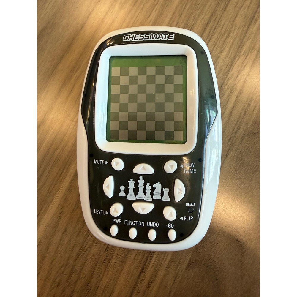 Westminster Chessmate Handheld Electronic Chess Game Black White Item 0289